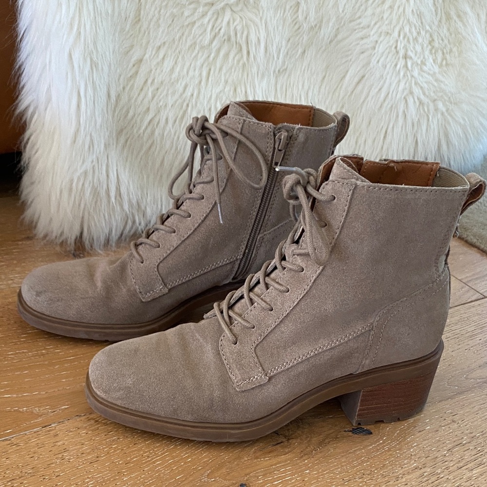 LUCKY BRAND “DIEDRAH” Boots (8.5)